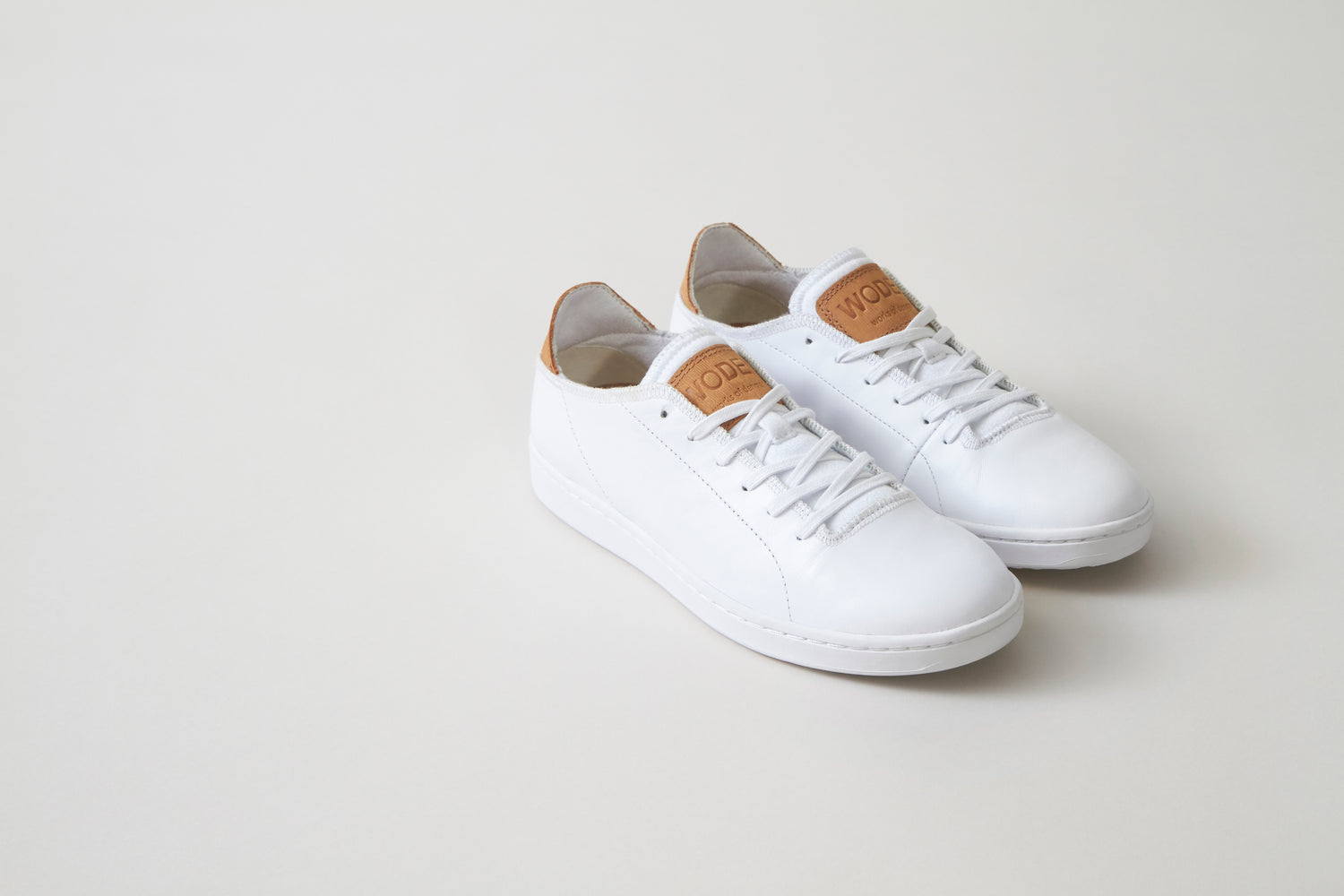 Sådan plejer du dine lædersko og lædersneakers