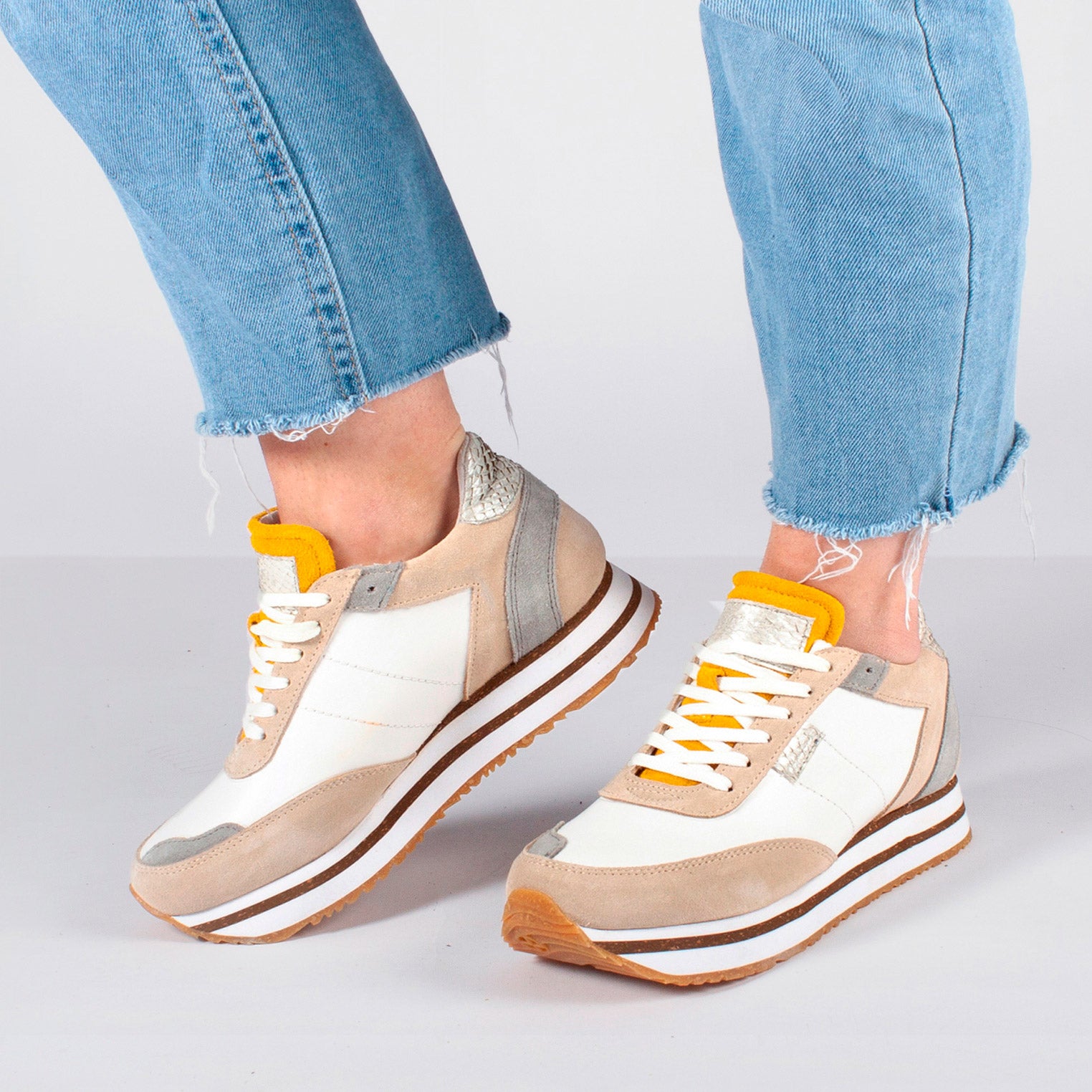 WODEN HIE Ava Suede Sneakers 032 Light Sand