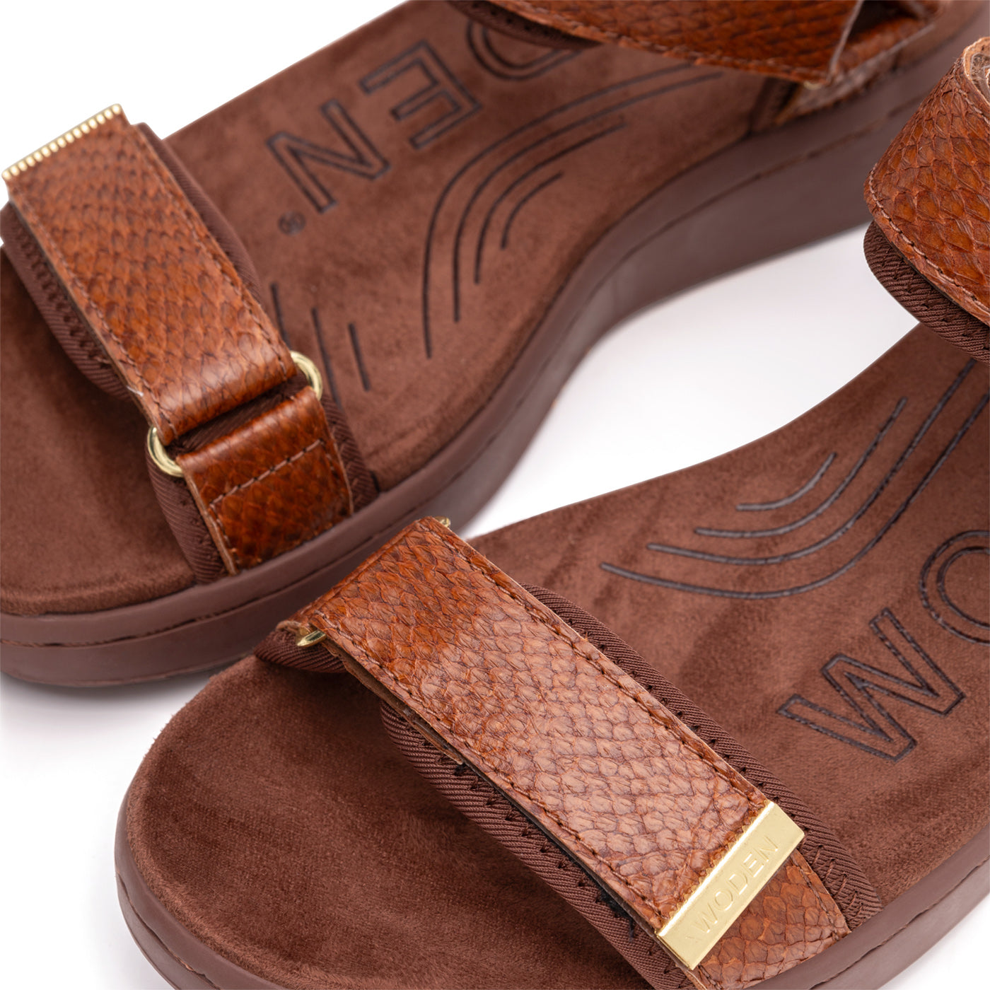 WODEN Line Fish Sandals 067 Brown