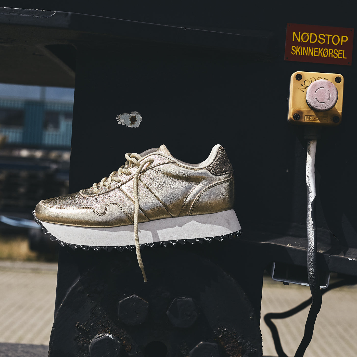 WODEN Nora III Plateau Metallic Leather  Sneakers 045 Gold